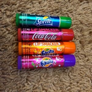 Soda lip balms